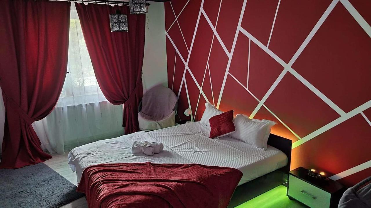 Studio vale Appartamento Hunedoara Esterno foto